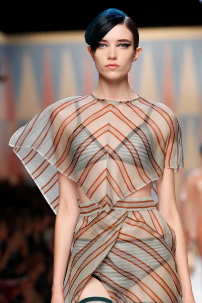 Look 57